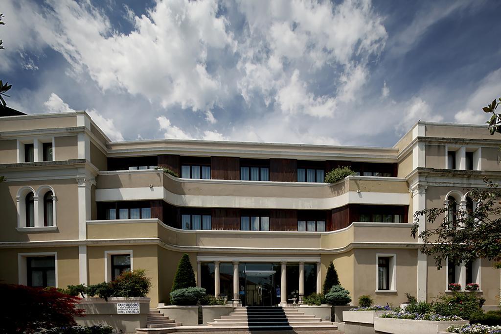 Hotel Cristallo Конельяно Экстерьер фото