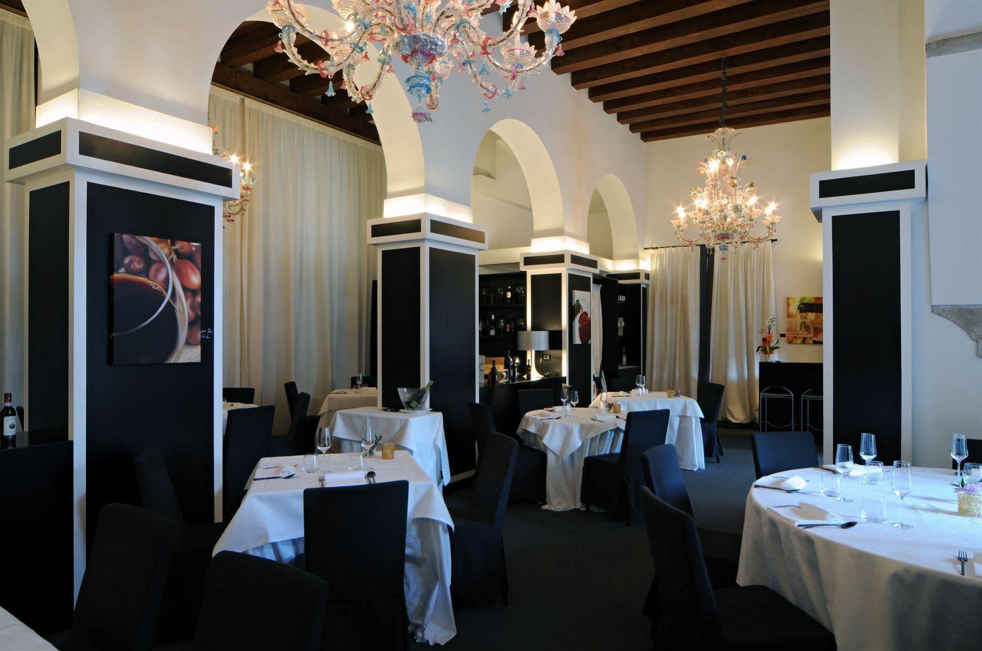 Hotel Cristallo Конельяно Экстерьер фото