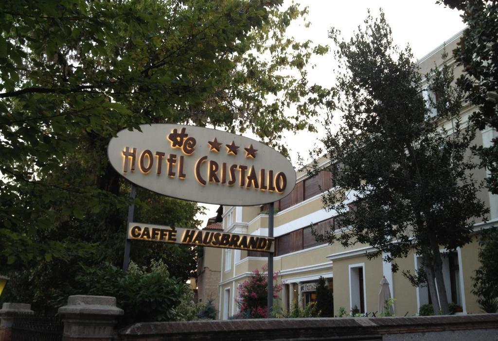 Hotel Cristallo Конельяно Экстерьер фото